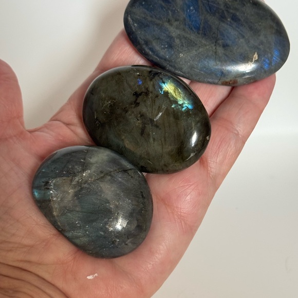 Labradorite Palm Stone Bundle - Picture 2 of 4